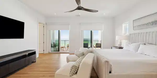 Image 2: 2 | Master Bedroom