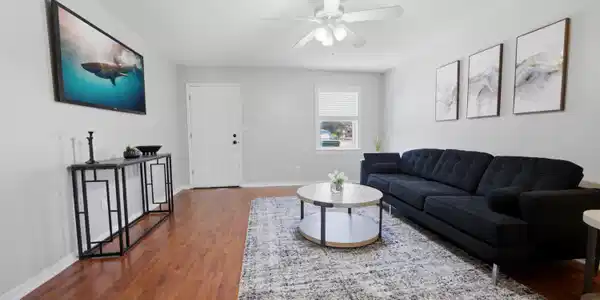 Image 2: Living Room