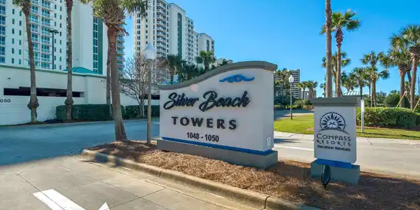 Image 2: 1_SilverBeachTowers_20190105_005