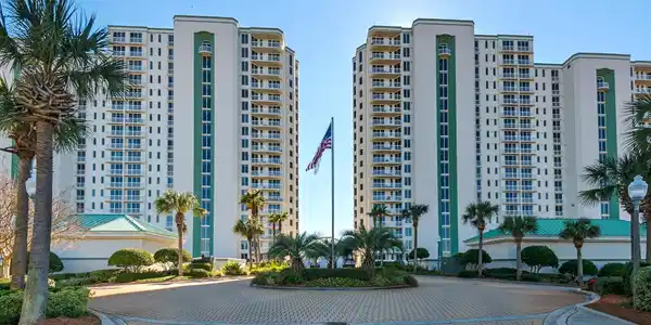 Image 3: 3_SilverBeachTowers_20190105_015