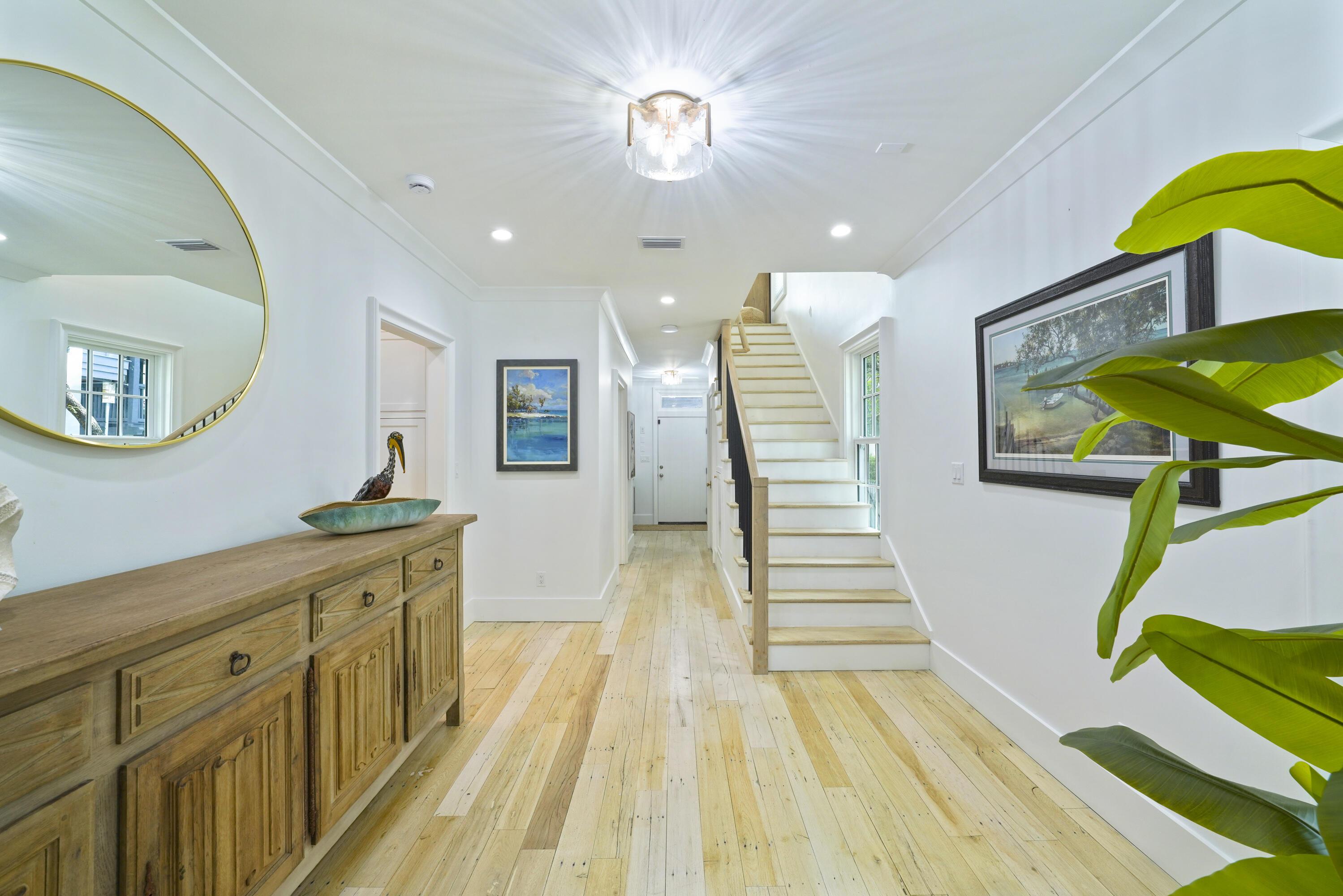 Image 4: Main house entry