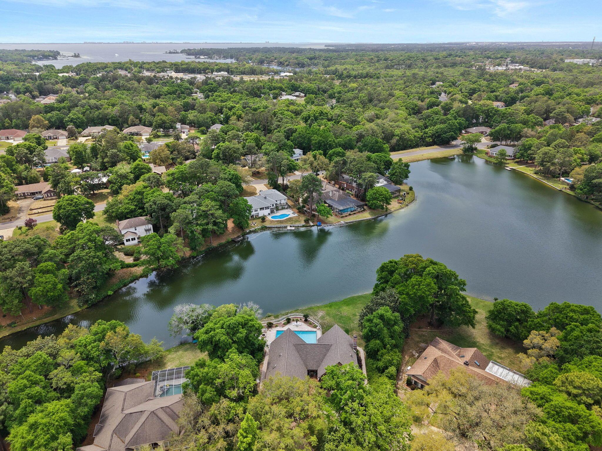 Image 4: 102-11 Kristin Cir 102