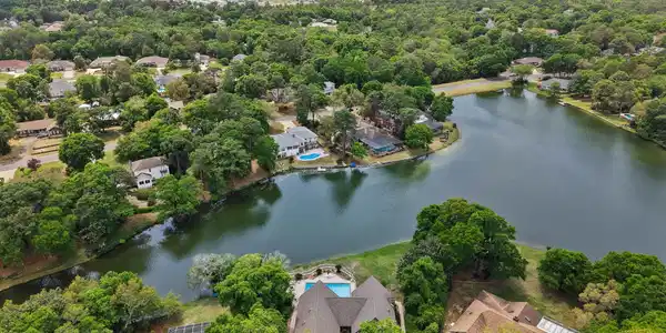 Image 4: 102-11 Kristin Cir 102