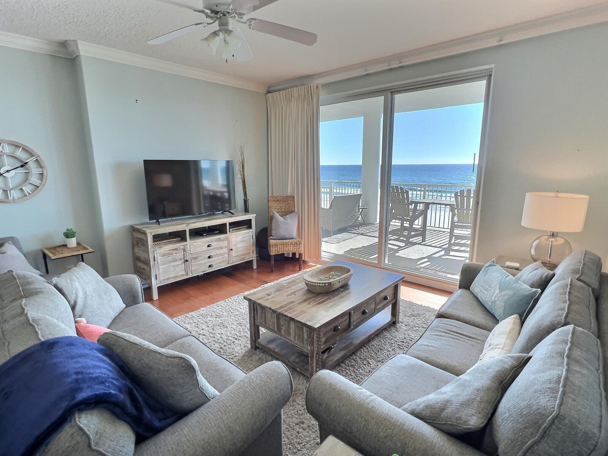 Image 3: Living Room