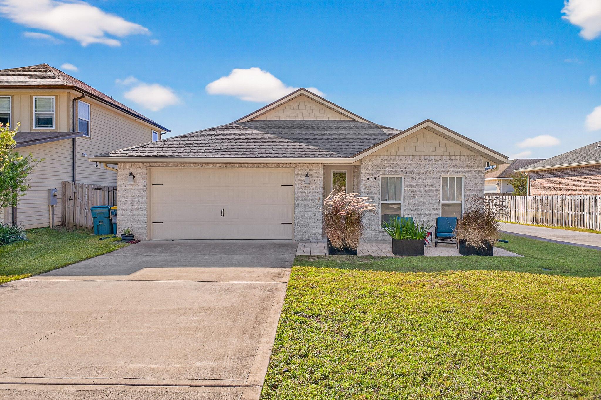 Image 1: 61B Sixth St-2