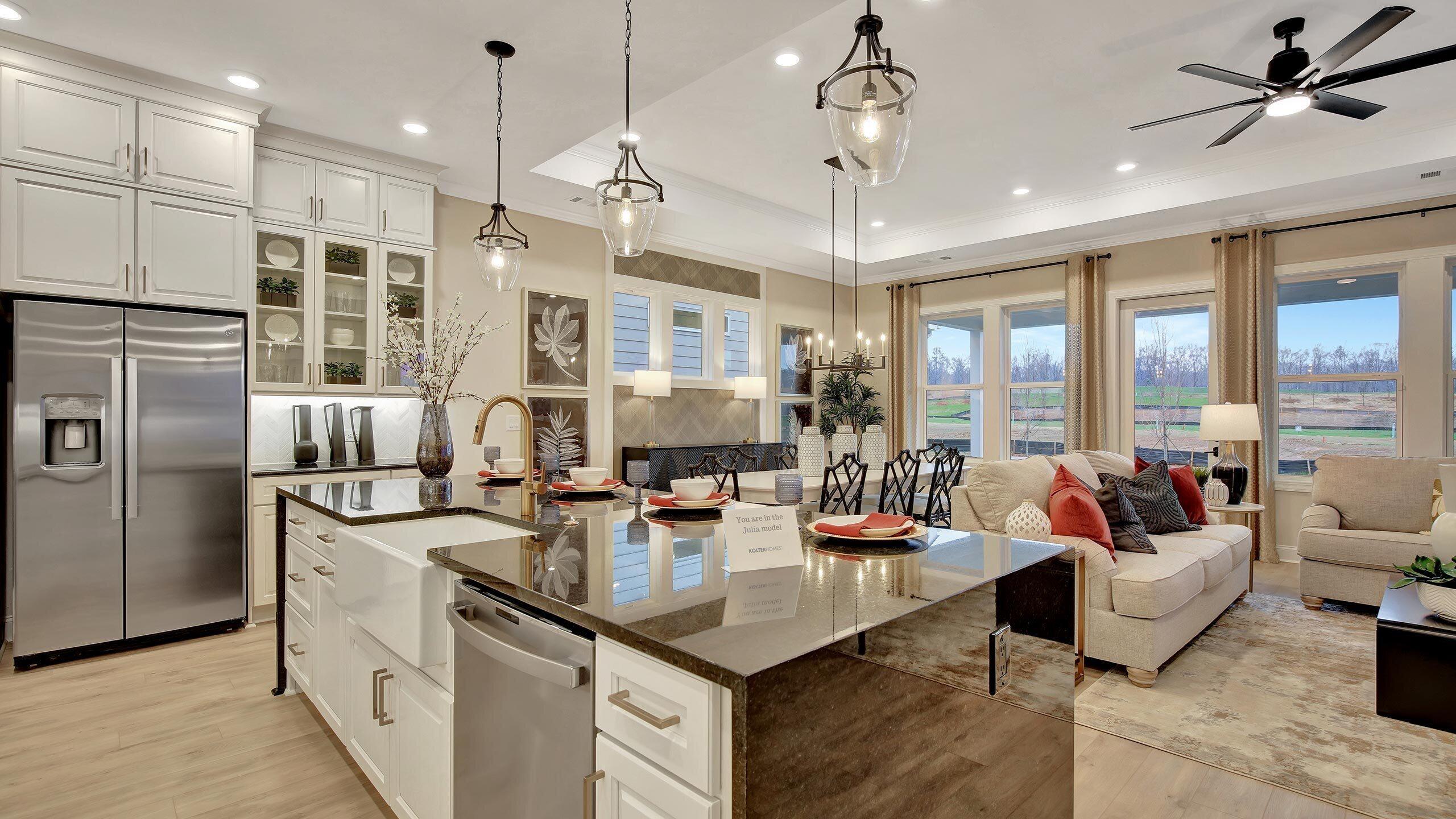 Image 4: lrg_cwsh_julia_island-kitchen-3