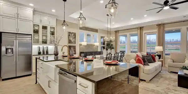 Image 4: lrg_cwsh_julia_island-kitchen-3