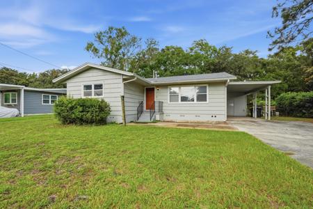 116 NW Hudson Drive