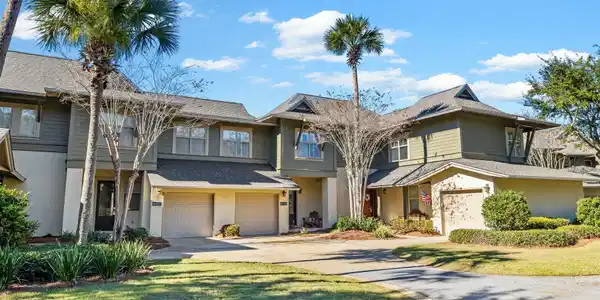8606 Magnolia Bay Lane