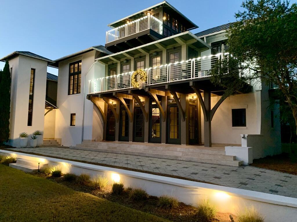 Image 3: 210 Village Way