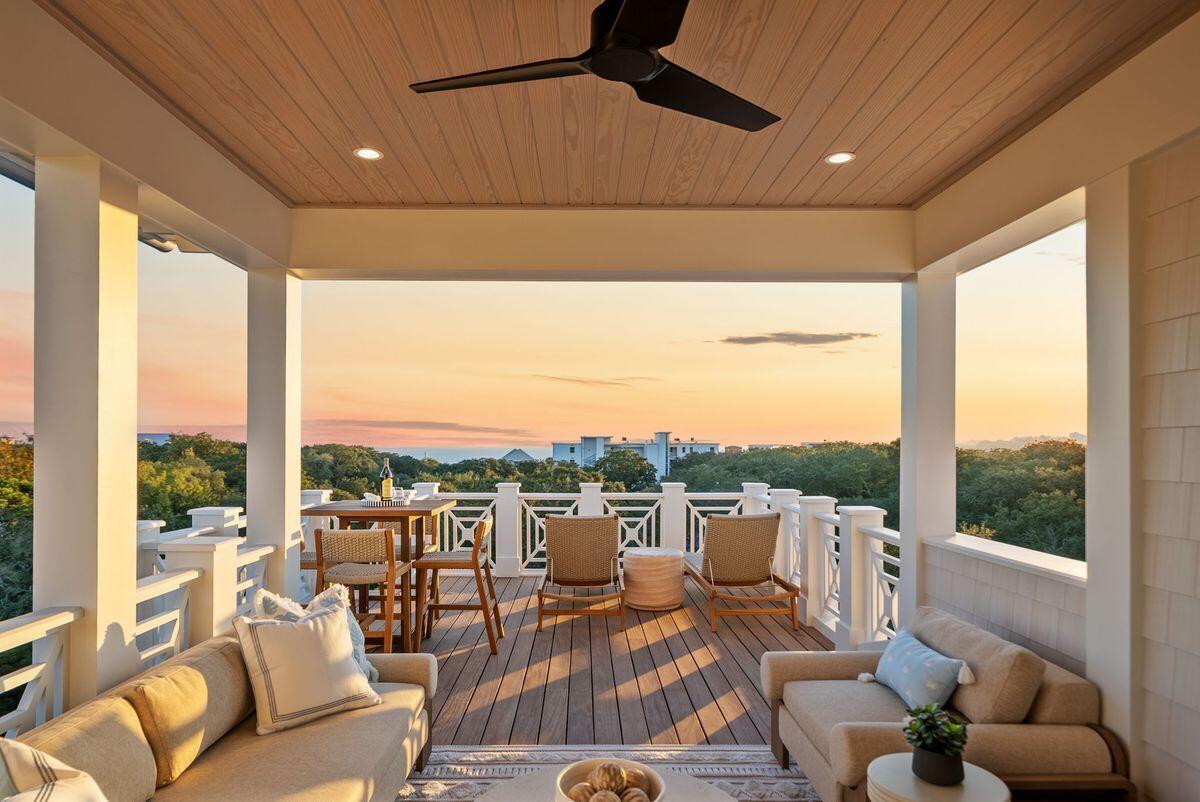 Image 2: Sweeping Gulf Views