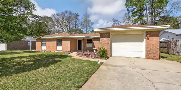 323 Pontevedra Lane