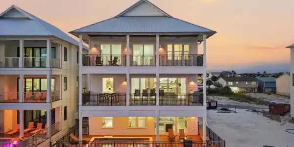 5931 Gulf Drive