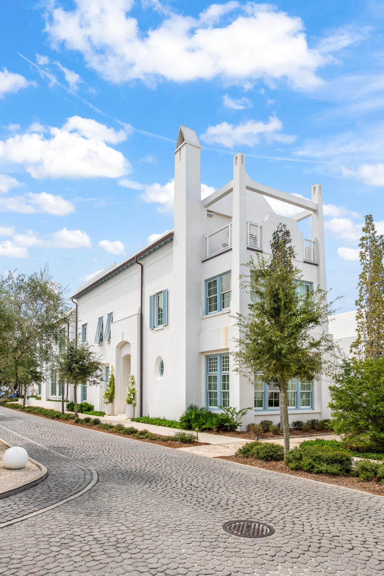 Image 2: 195NCharles-15