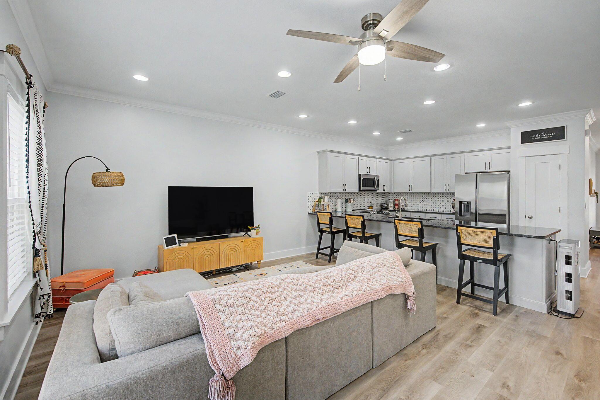 Image 1: 14-web-or-mls-108-pentecost-wy