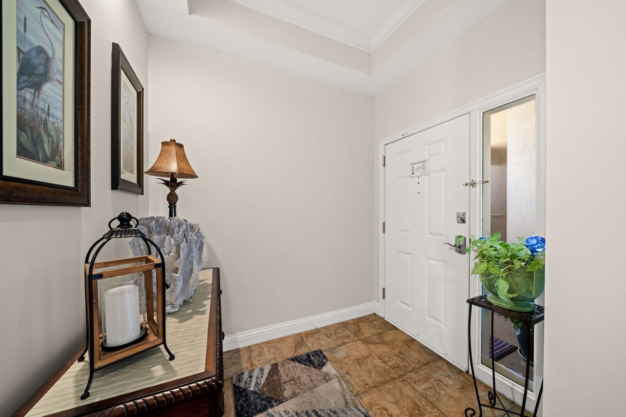 Image 3: 070-Foyer