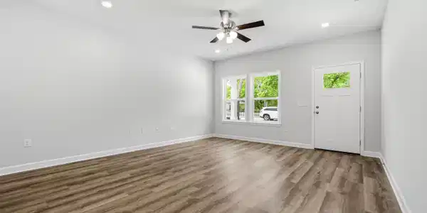 Image 4: 1