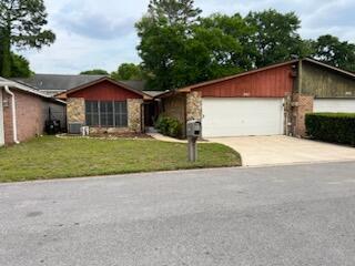 947 Holbrook Circle
