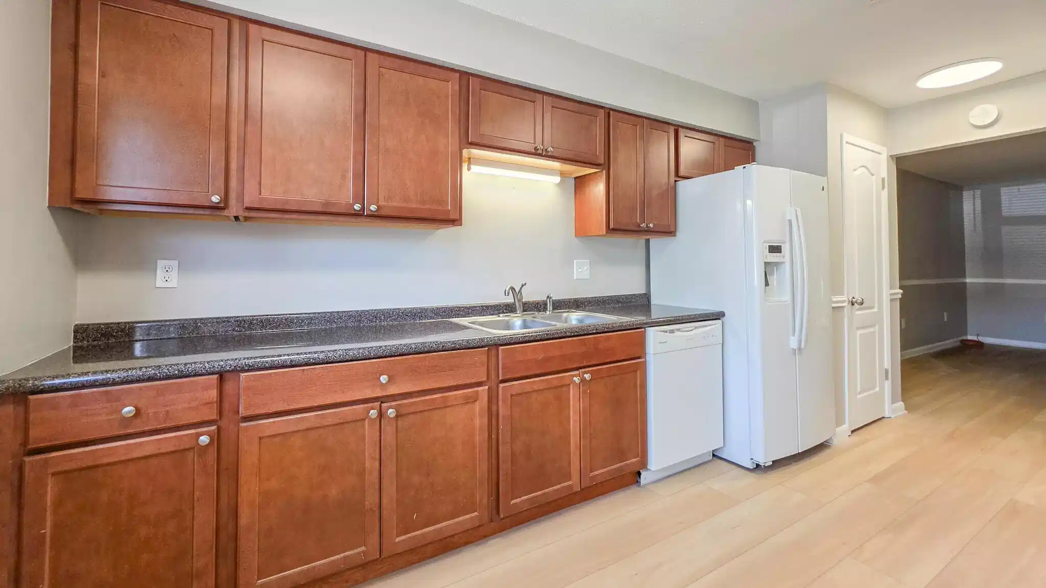 Image 1: Kitchen