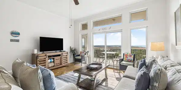 Image 3: Array_515Tops'lBeachBlvd1103--21