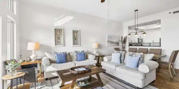 Image 4: Array_515Tops'lBeachBlvd1103--23