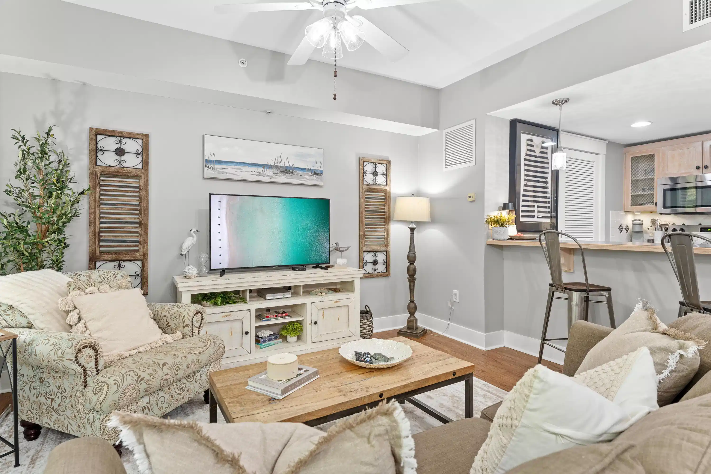 Image 1: Living Room