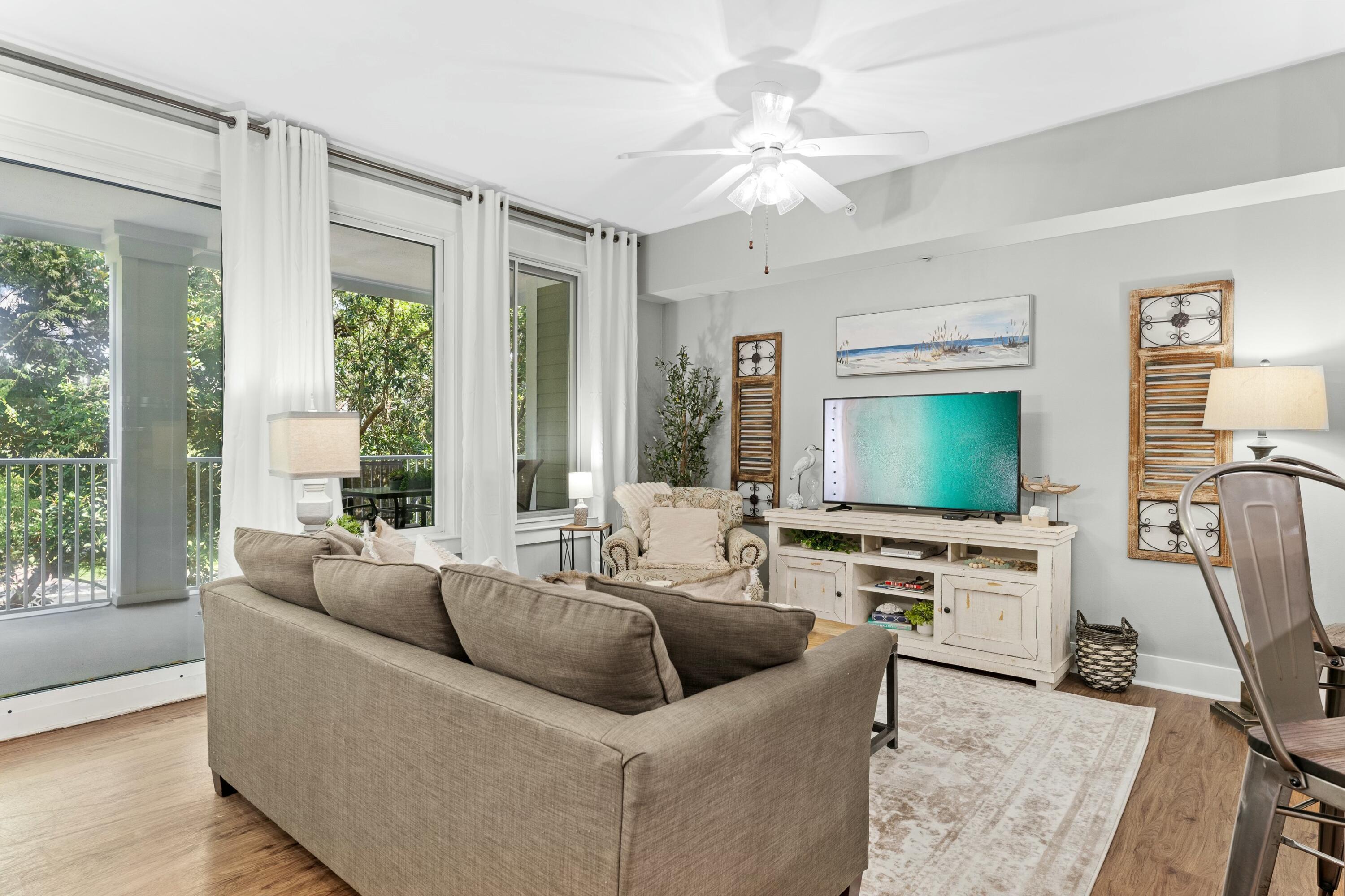 Image 3: Living Area