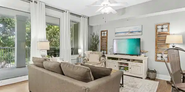 Image 3: Living Area