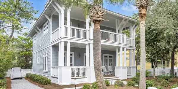 112 Carillon Avenue