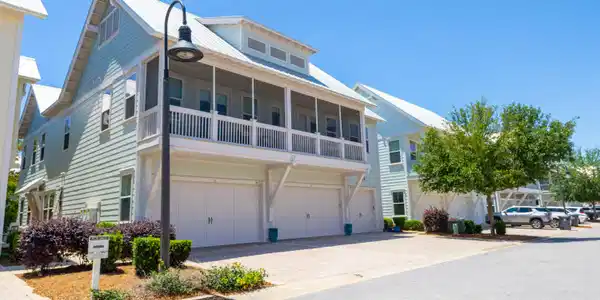 Image 2: Exterior