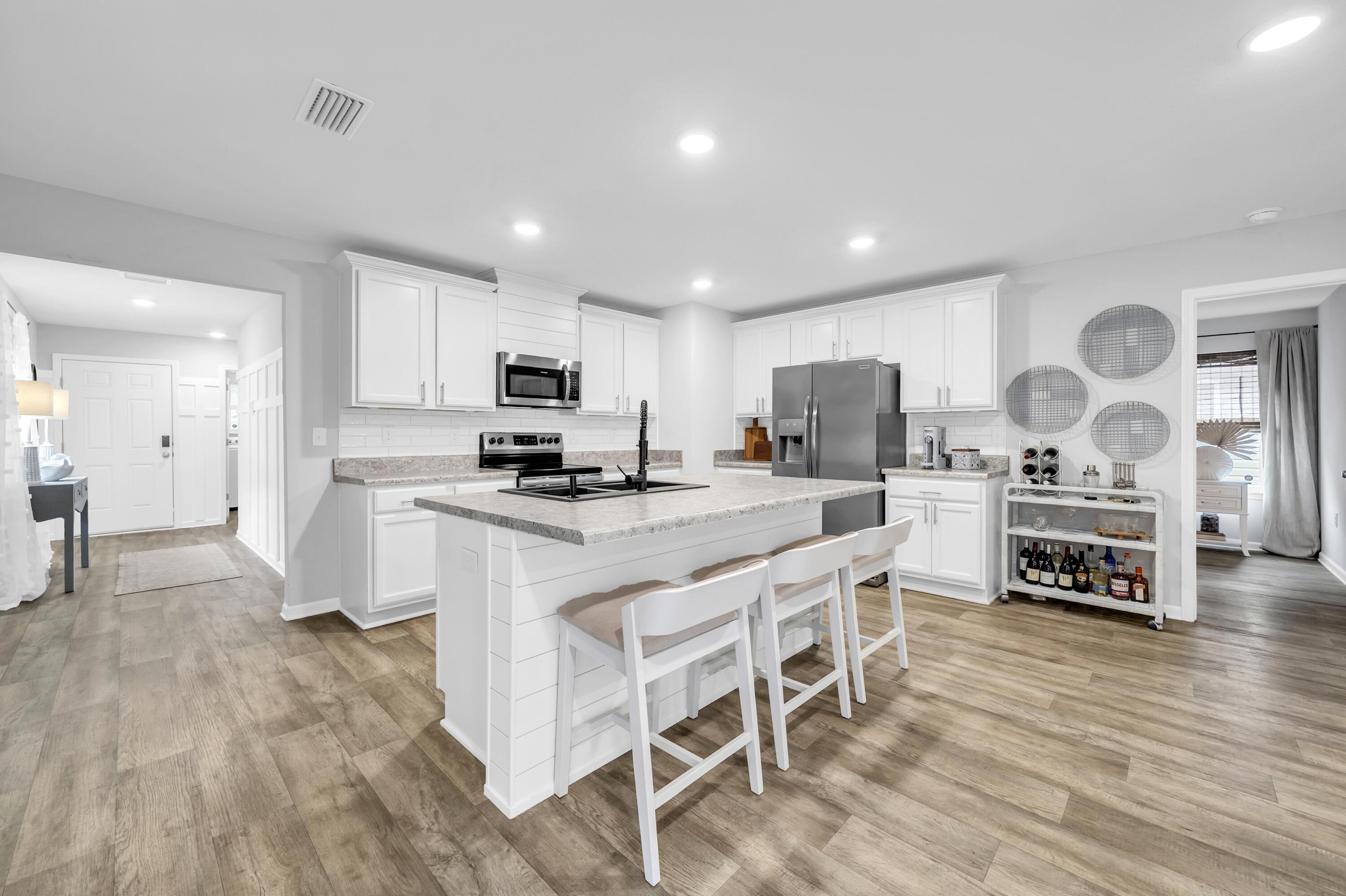 Image 3: Spacious Kitchen