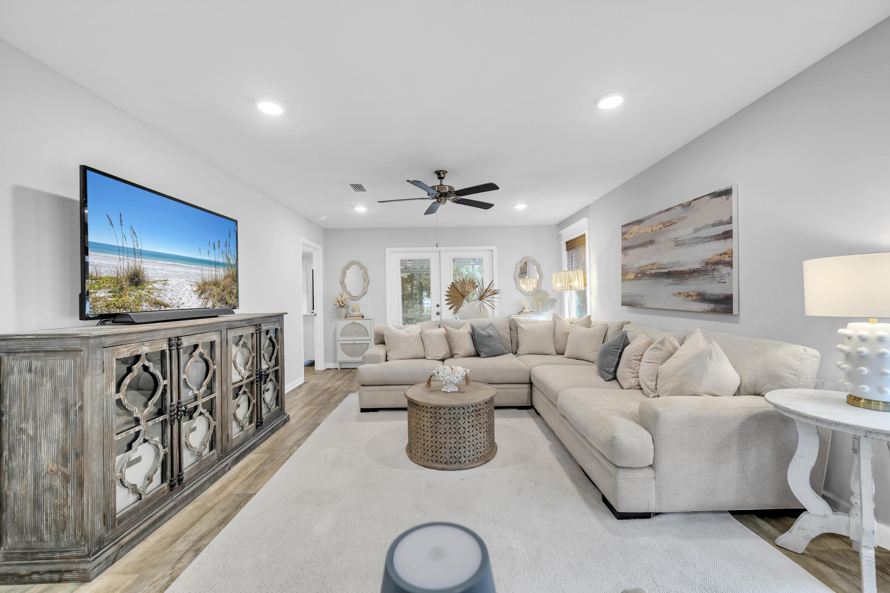 Image 4: Open Living Space