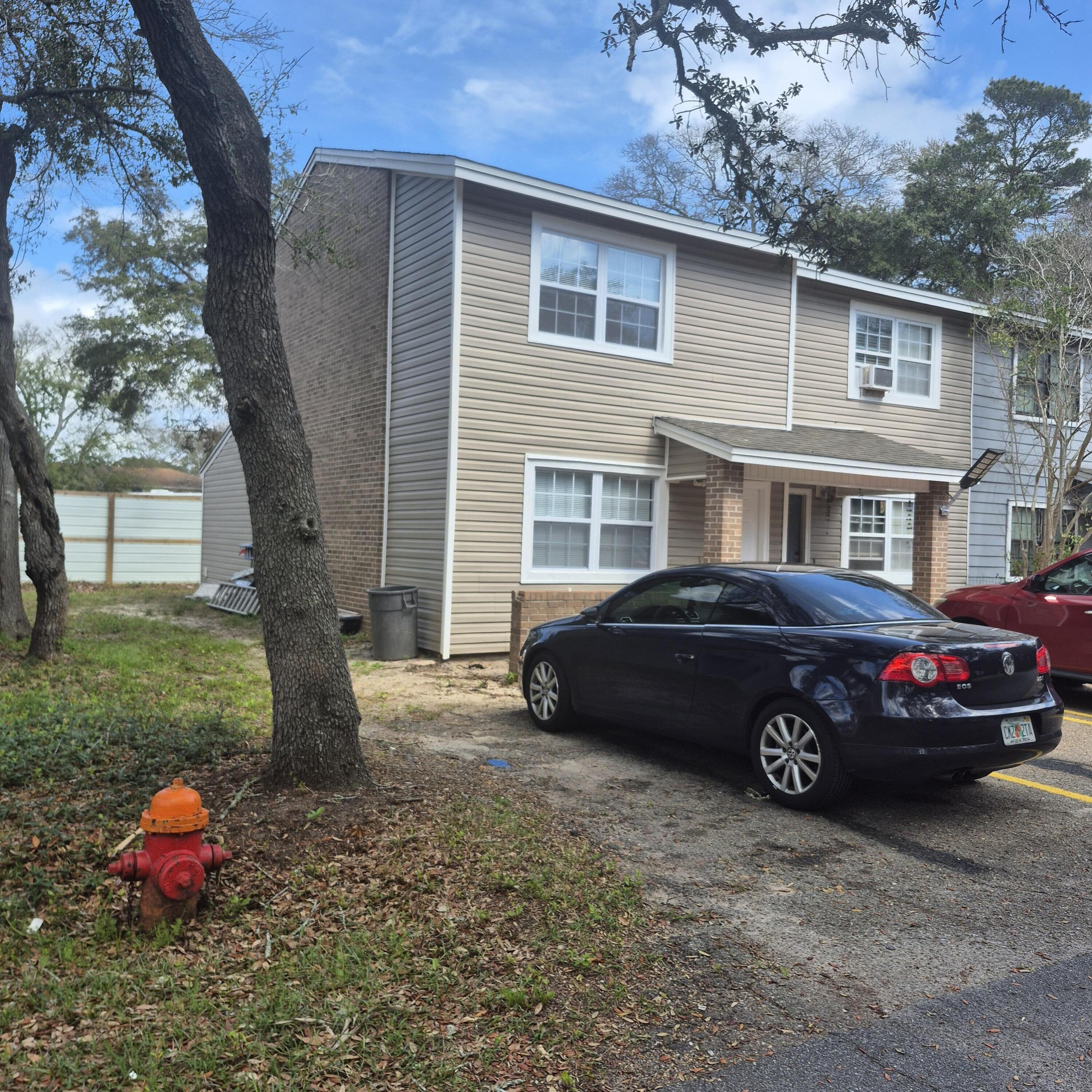 Image 1: Front of Townhouse