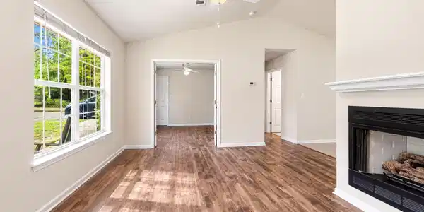 Image 4: 97 Magnolia Landing Drive