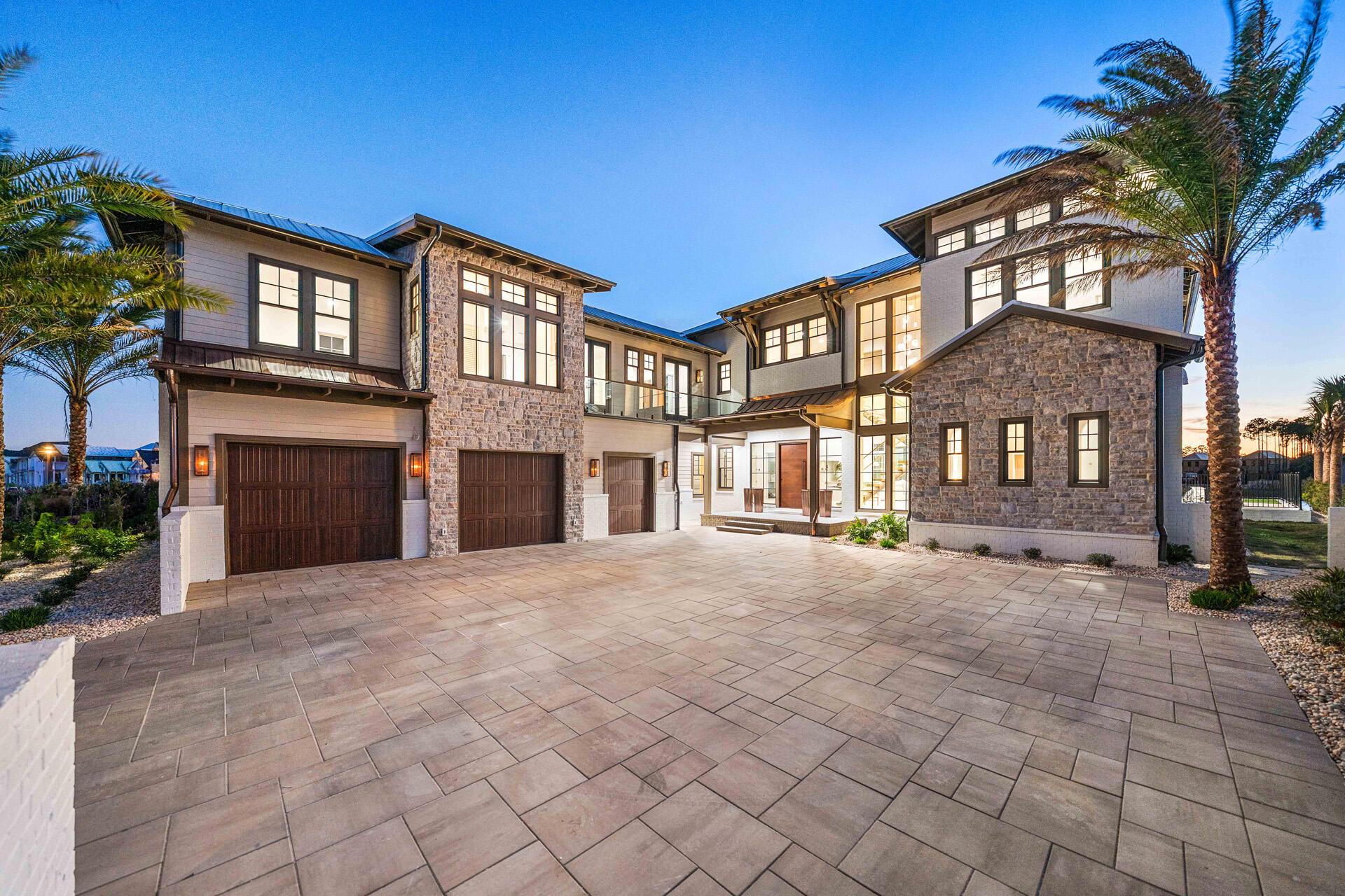 Image 1: 75-N-Southern-Cross-01