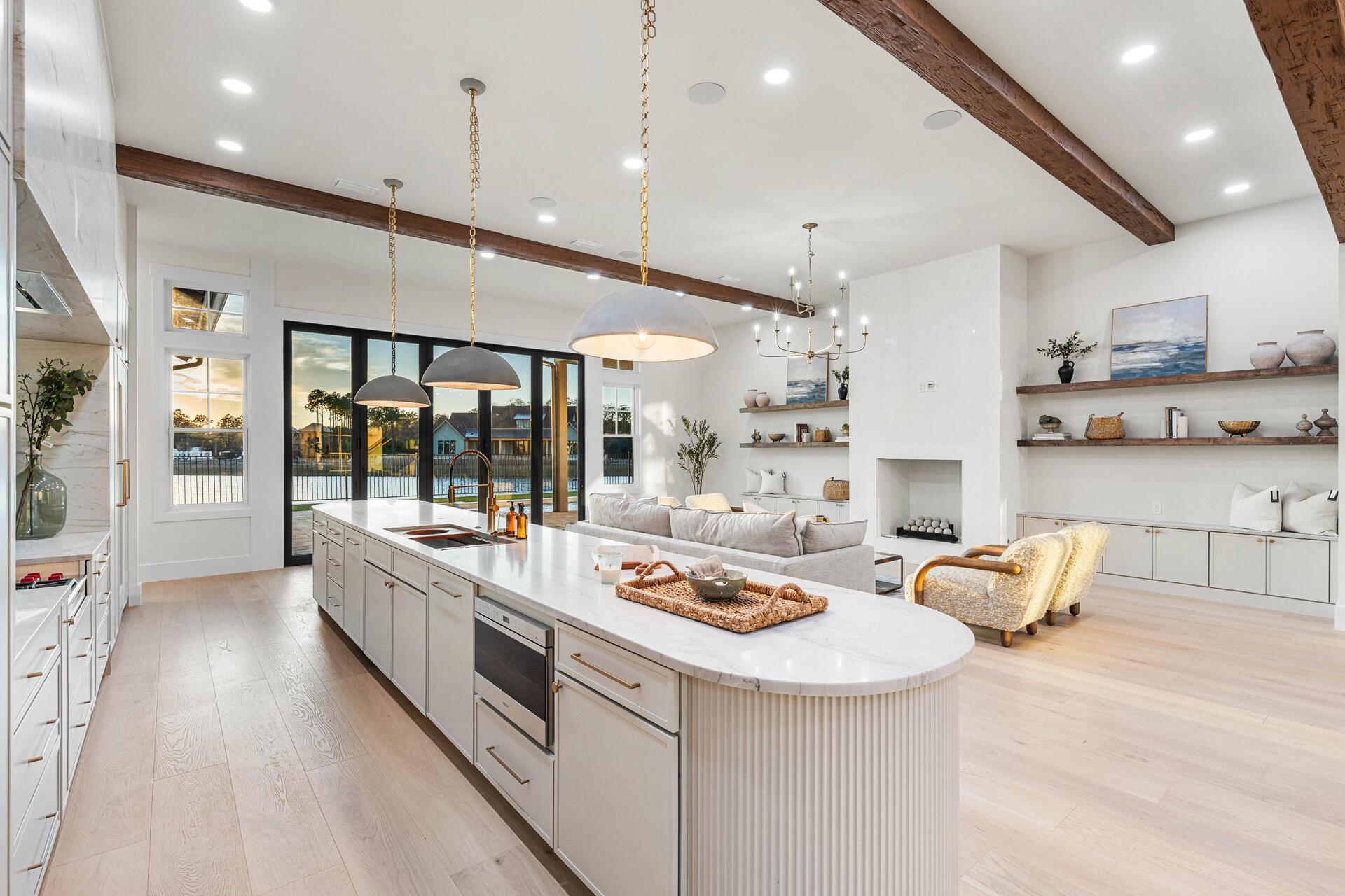 Image 4: 75-N-Southern-Cross-04