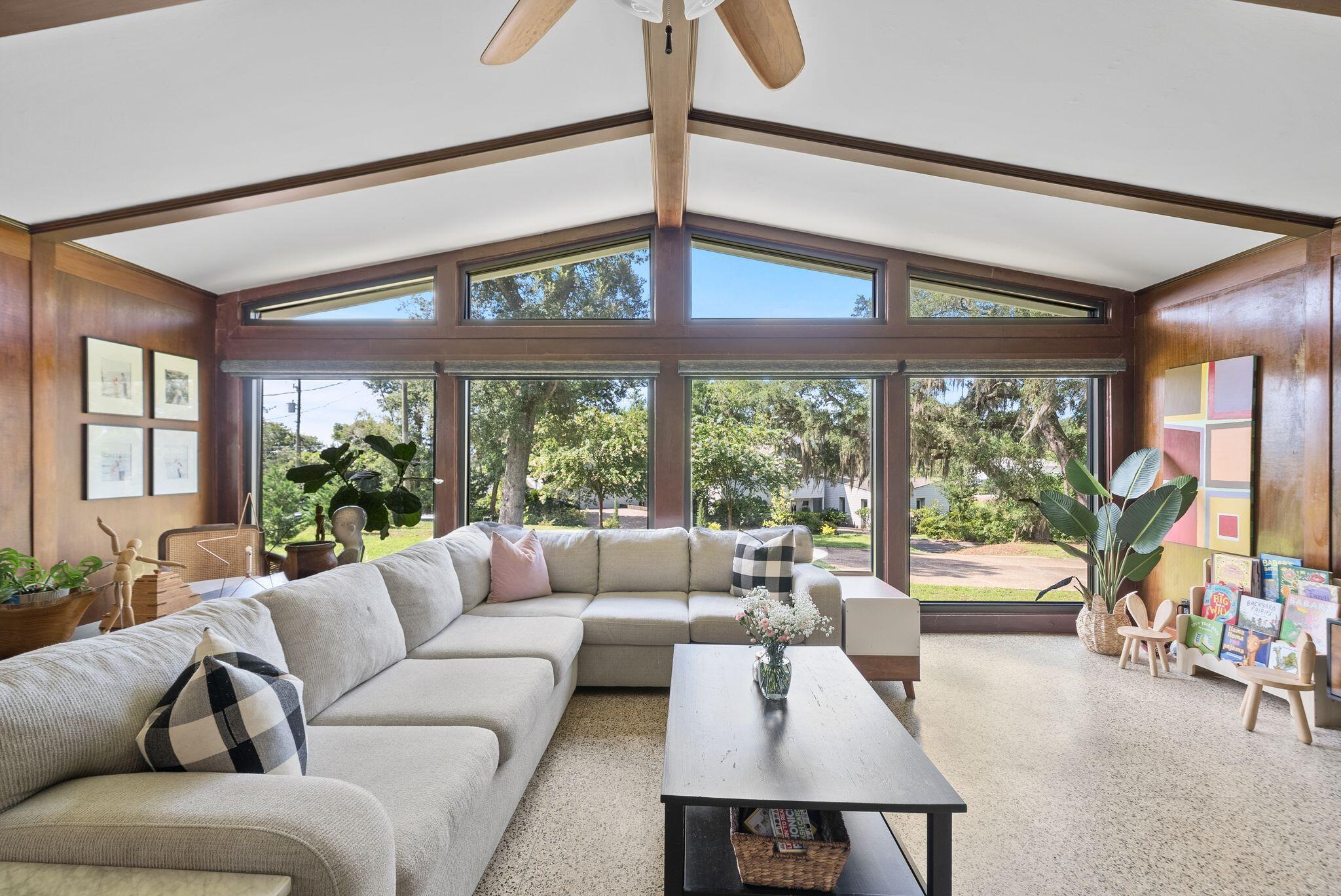 Image 2: Living Room