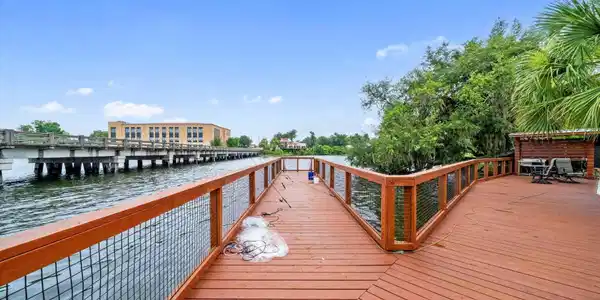Image 3: Shared Dock