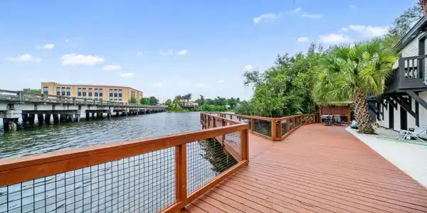 Image 4: Shared Dock
