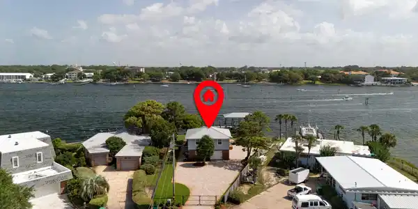 Image 3: 073_HouseMarker
