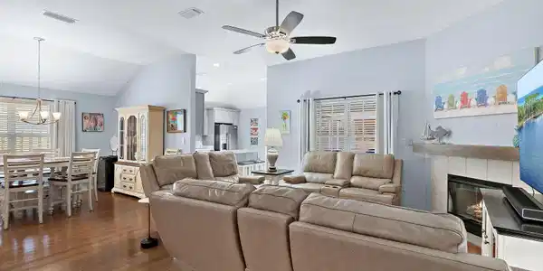 Image 3: Open Living Area