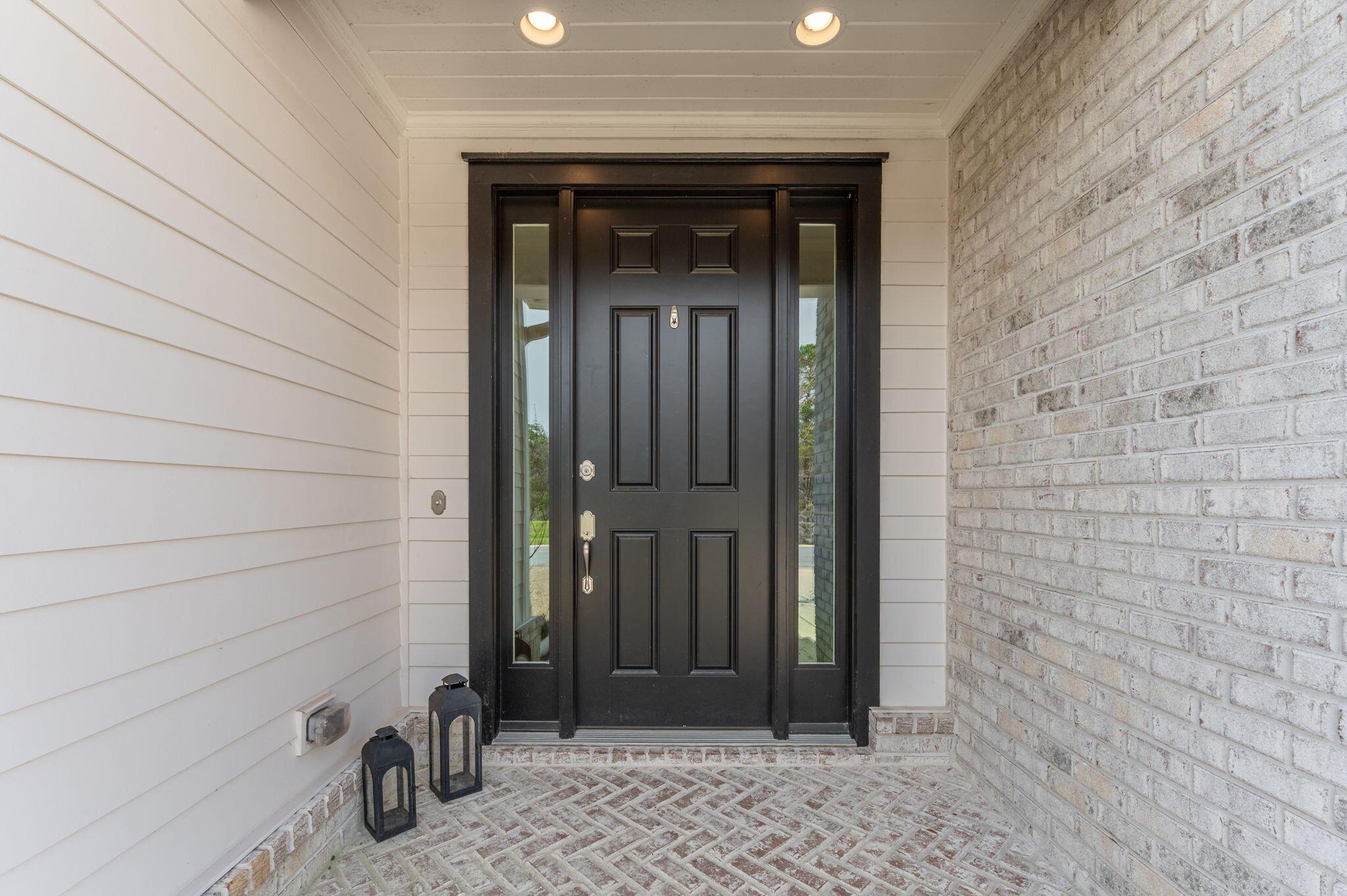 Image 3: Covered Front Entry