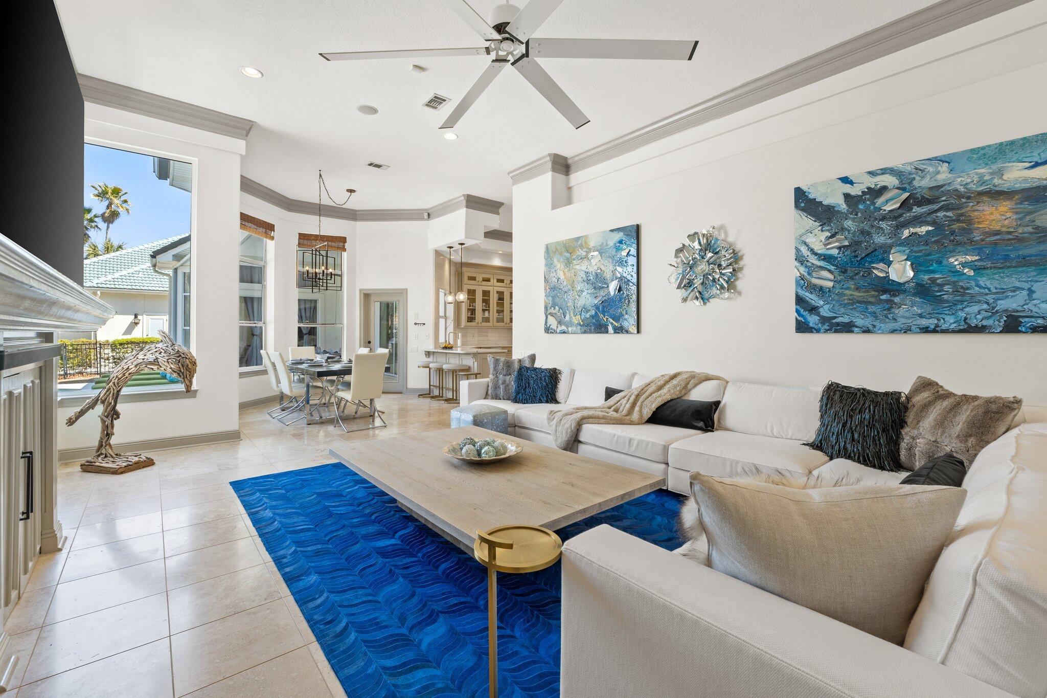 Image 3: Living Room