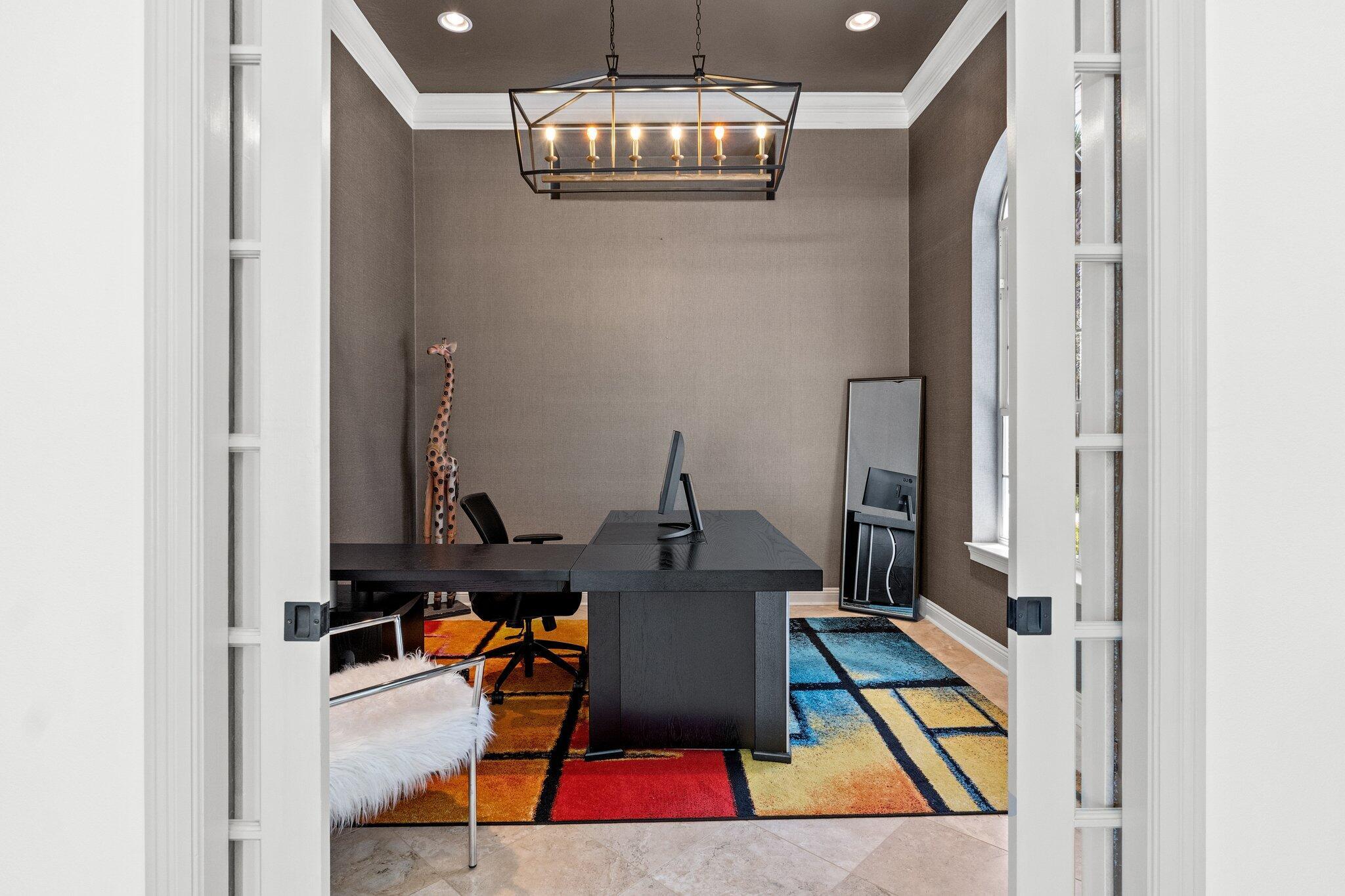 Image 4: Office