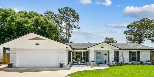 1702 Green Palm Circle