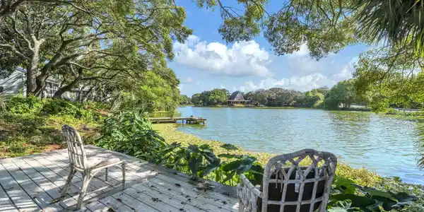 702 N Lakeside Drive