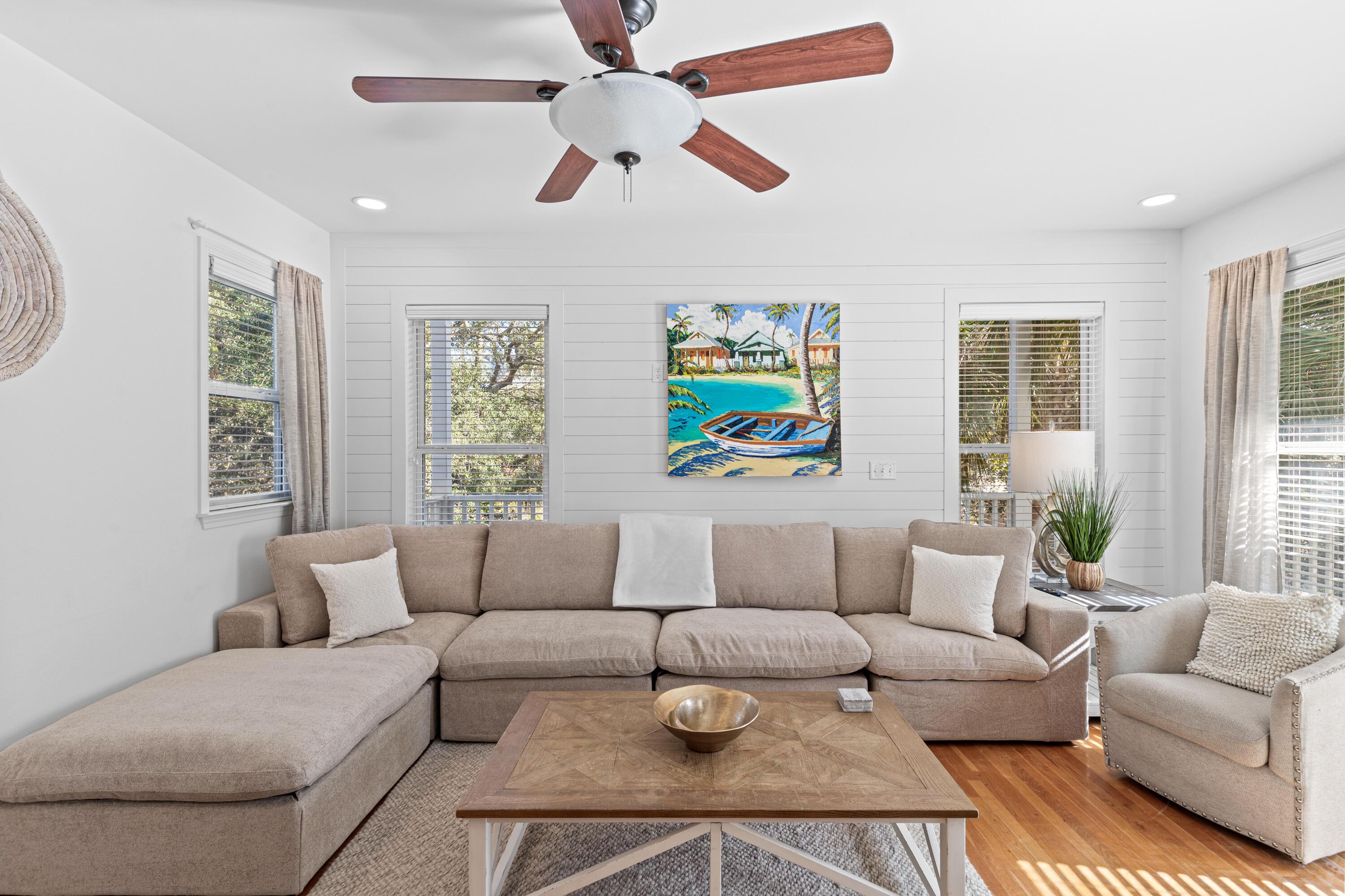 Image 3: Living Room