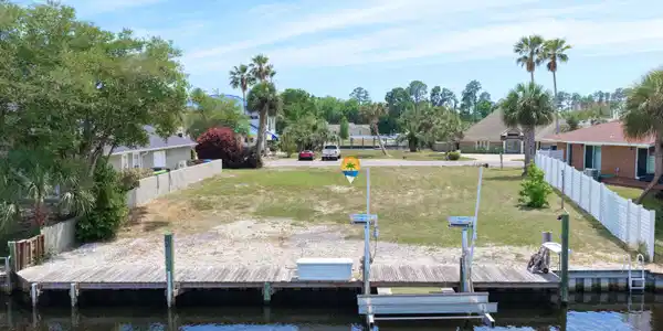 Image 4: Boat Lift