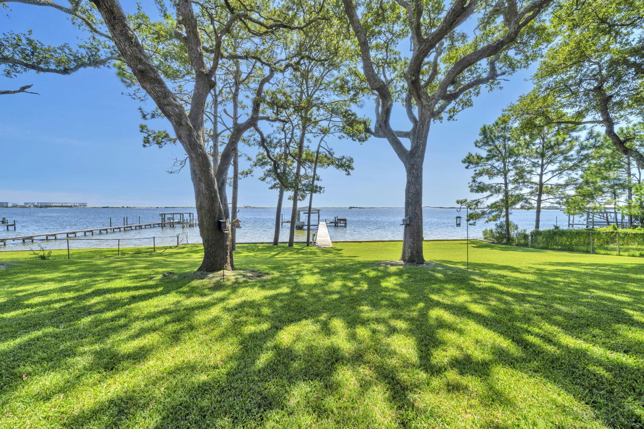 Image 4: Sound/Island Views