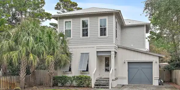 Image 2: 28 Dalton Drive